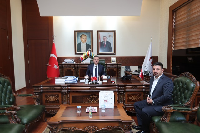 Emniyet Teşkilatı Vazife Malulü ve Şehit Aileleri Vakfı Eskişehir İl Başkanı  Valimiz Sayın Hüseyin Aksoy'u makamında ziyaret etti.