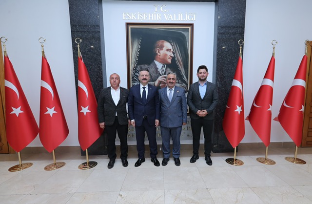Kocaeli Gebze Köşklüçeşme Mahallesi Muhtarı ve MHP Gebze İlçe Başkan Yardımcısı Valimiz Sayın Hüseyin Aksoy'u makamında ziyaret etti