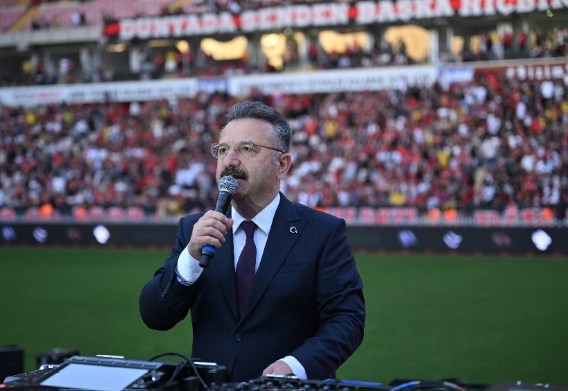Valimiz Sayın Hüseyin Aksoy, Eskişehirspor'un Şampiyonluk Kutlama Programına Katıldı.