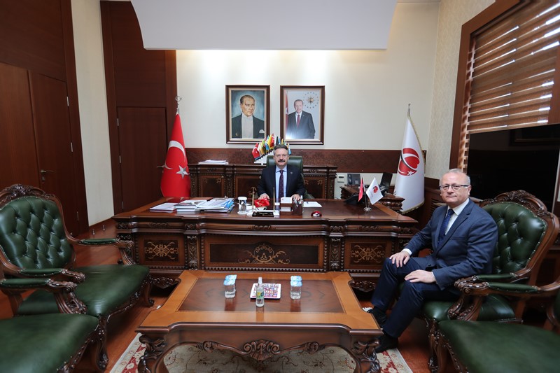 KİHBİ Dairesi Başkanlığı, EYP ile Mücadele Koordine Müdürü Kd. Albay Ömer Karabulut, Valimiz Sayın Hüseyin Aksoy'u makamında ziyaret etti